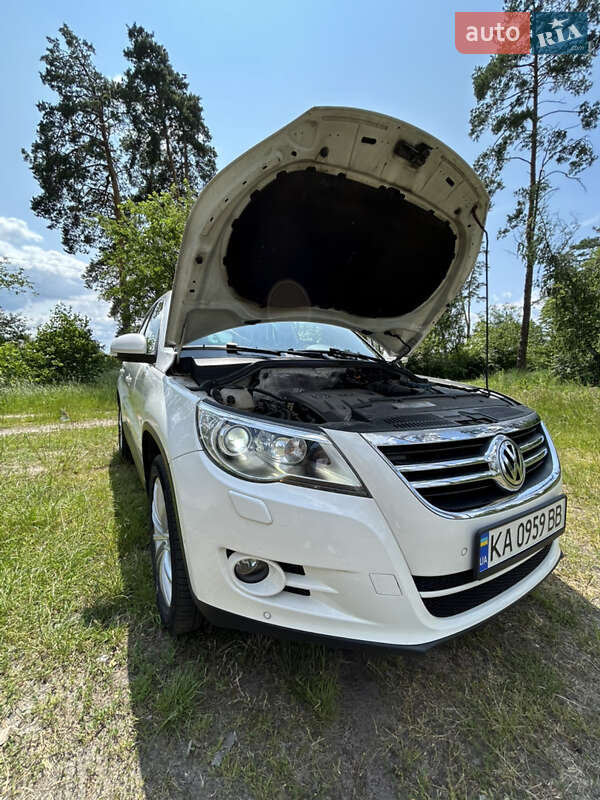 Внедорожник / Кроссовер Volkswagen Tiguan 2011 в Киеве