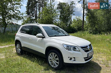 Внедорожник / Кроссовер Volkswagen Tiguan 2011 в Киеве