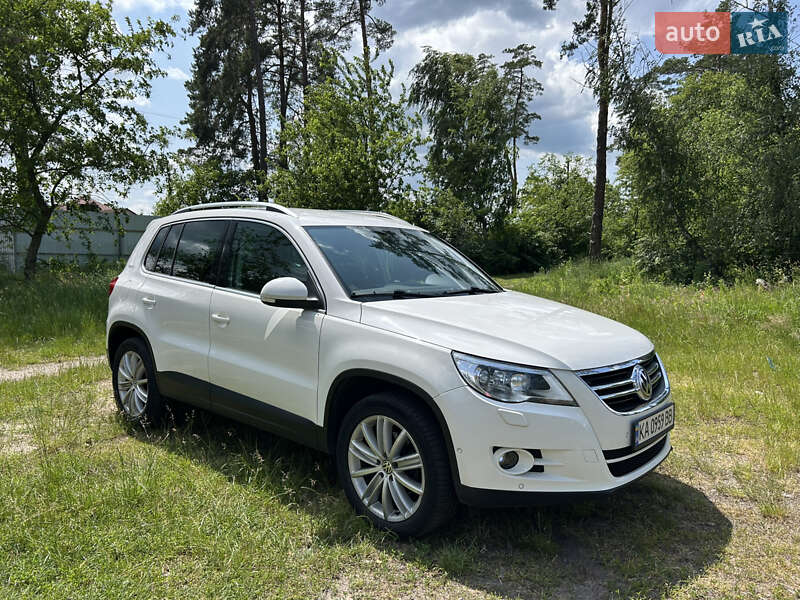 Внедорожник / Кроссовер Volkswagen Tiguan 2011 в Киеве