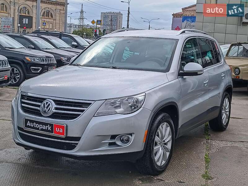 Внедорожник / Кроссовер Volkswagen Tiguan 2011 в 