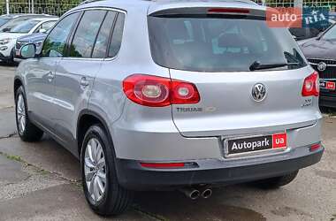 Внедорожник / Кроссовер Volkswagen Tiguan 2011 в 