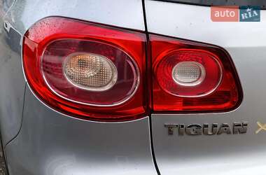 Внедорожник / Кроссовер Volkswagen Tiguan 2011 в 