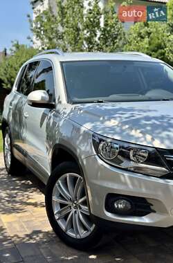 Внедорожник / Кроссовер Volkswagen Tiguan 2013 в 