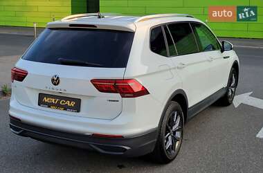 Позашляховик / Кросовер Volkswagen Tiguan 2022 в 