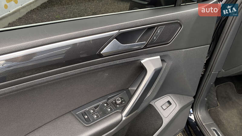 Внедорожник / Кроссовер Volkswagen Tiguan 2016 в Луцке