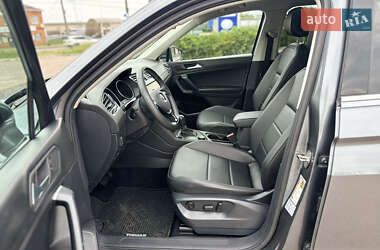 Внедорожник / Кроссовер Volkswagen Tiguan 2020 в 