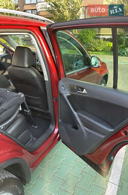 Внедорожник / Кроссовер Volkswagen Tiguan 2011 в 