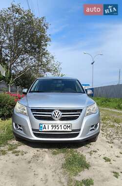 Позашляховик / Кросовер Volkswagen Tiguan 2010 в Києві