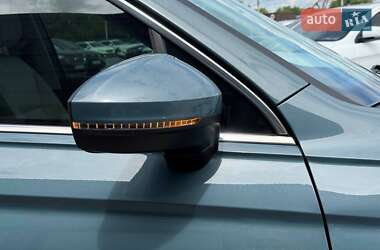 Внедорожник / Кроссовер Volkswagen Tiguan 2021 в 
