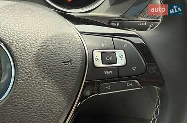 Внедорожник / Кроссовер Volkswagen Tiguan 2021 в 