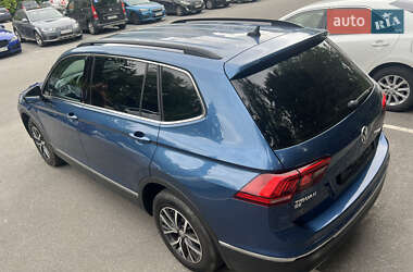 Внедорожник / Кроссовер Volkswagen Tiguan 2020 в 