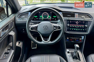 Внедорожник / Кроссовер Volkswagen Tiguan 2021 в 
