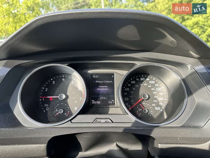 Внедорожник / Кроссовер Volkswagen Tiguan 2017 в Хмельницком