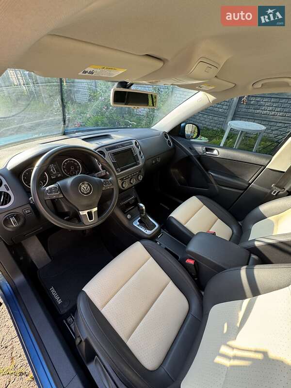 Внедорожник / Кроссовер Volkswagen Tiguan 2017 в Львове