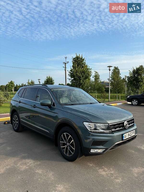 Внедорожник / Кроссовер Volkswagen Tiguan 2020 в Киеве