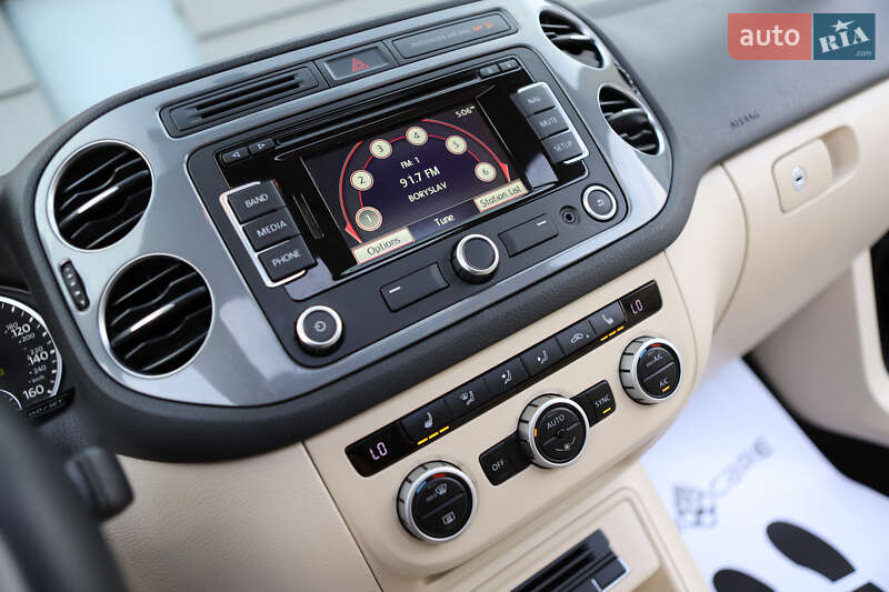 Внедорожник / Кроссовер Volkswagen Tiguan 2015 в Дрогобыче