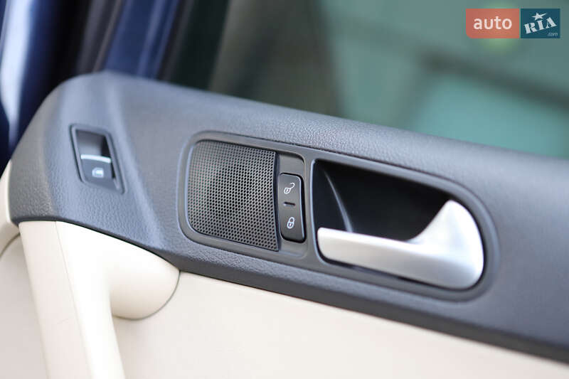 Внедорожник / Кроссовер Volkswagen Tiguan 2015 в Дрогобыче