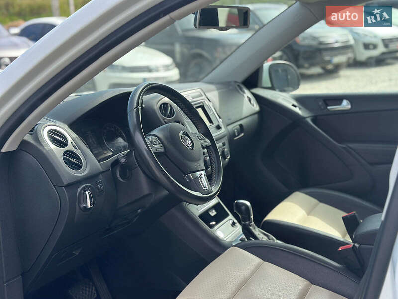 Внедорожник / Кроссовер Volkswagen Tiguan 2016 в Львове