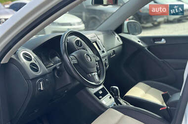 Внедорожник / Кроссовер Volkswagen Tiguan 2016 в 