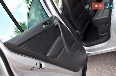 Внедорожник / Кроссовер Volkswagen Tiguan 2016 в 