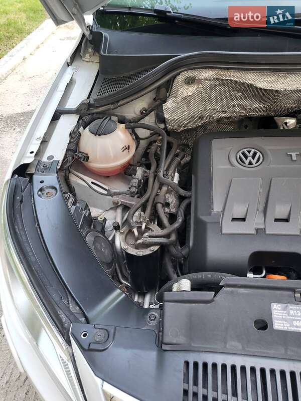 Позашляховик / Кросовер Volkswagen Tiguan 2010 в Хмільнику