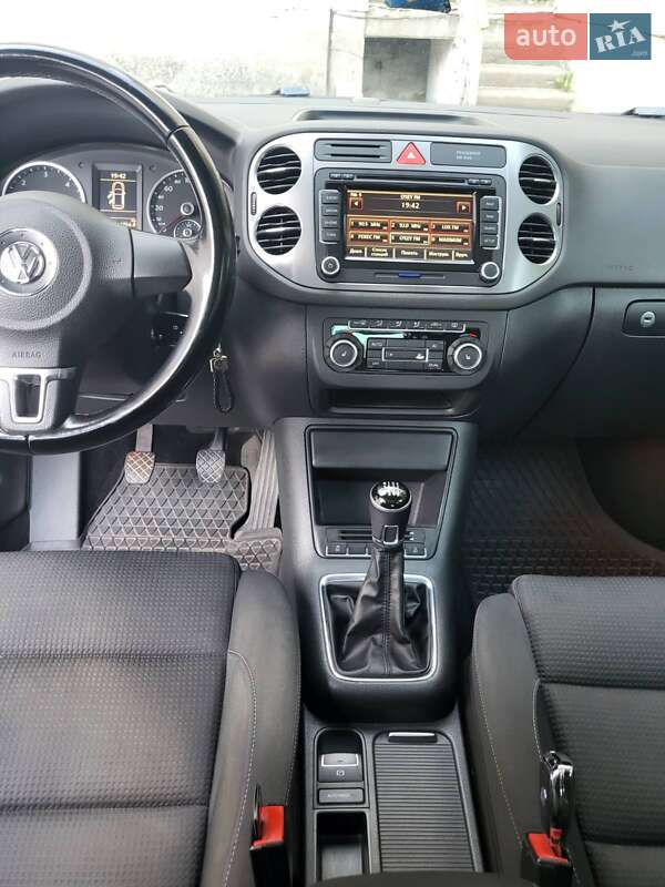 Позашляховик / Кросовер Volkswagen Tiguan 2010 в Хмільнику