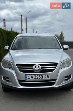 Внедорожник / Кроссовер Volkswagen Tiguan 2010 в Черкассах