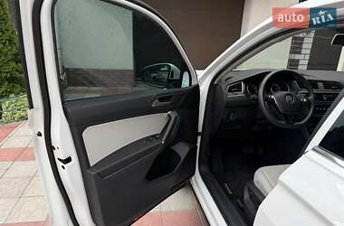 Внедорожник / Кроссовер Volkswagen Tiguan 2019 в 
