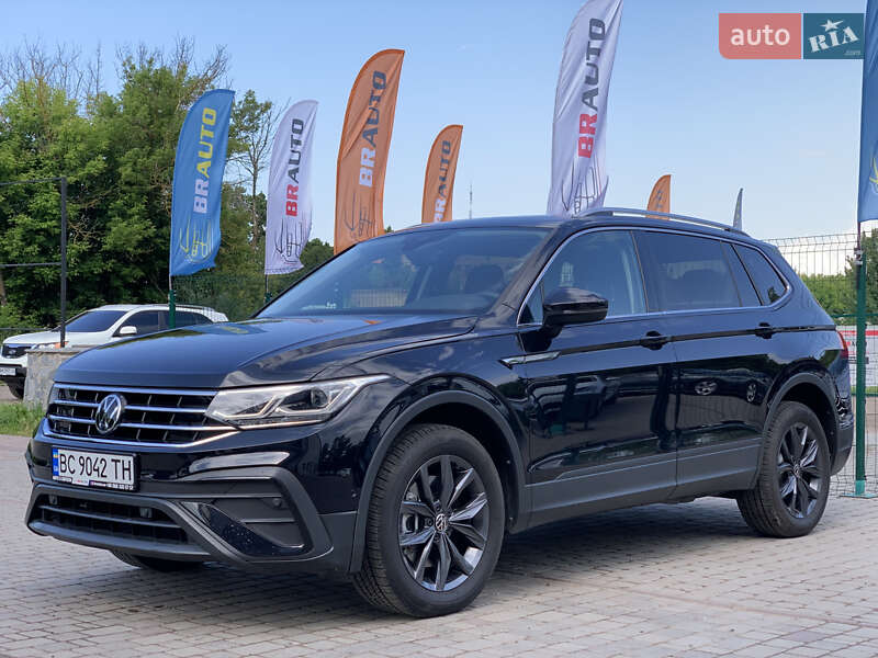 Позашляховик / Кросовер Volkswagen Tiguan 2022 в 