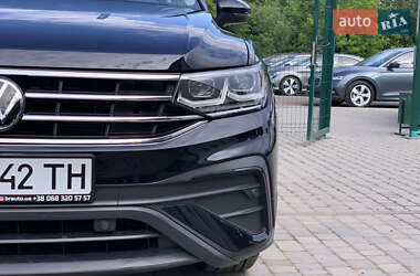 Позашляховик / Кросовер Volkswagen Tiguan 2022 в 