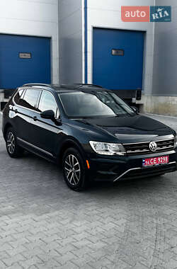 Внедорожник / Кроссовер Volkswagen Tiguan 2018 в Львове