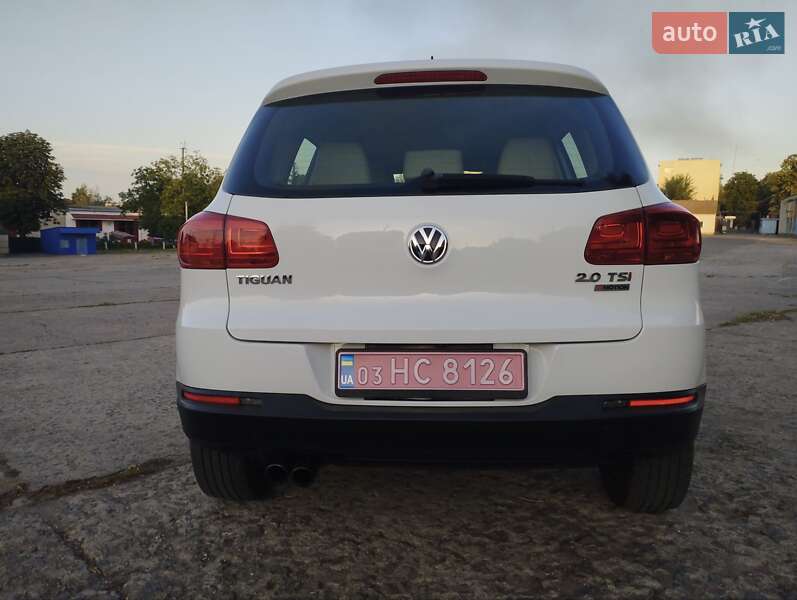 Внедорожник / Кроссовер Volkswagen Tiguan 2015 в Ладыжине