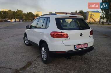 Позашляховик / Кросовер Volkswagen Tiguan 2015 в 