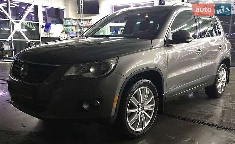 Volkswagen Tiguan 2011