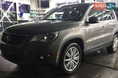 Внедорожник / Кроссовер Volkswagen Tiguan 2011 в 
