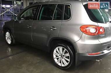 Внедорожник / Кроссовер Volkswagen Tiguan 2011 в 