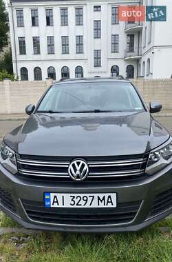 Позашляховик / Кросовер Volkswagen Tiguan 2015 в Києві