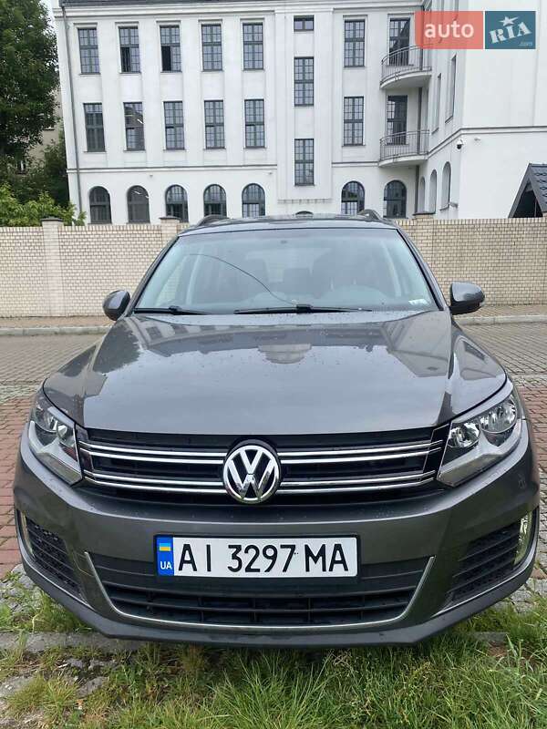 Внедорожник / Кроссовер Volkswagen Tiguan 2015 в 