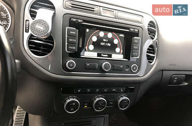 Внедорожник / Кроссовер Volkswagen Tiguan 2015 в 