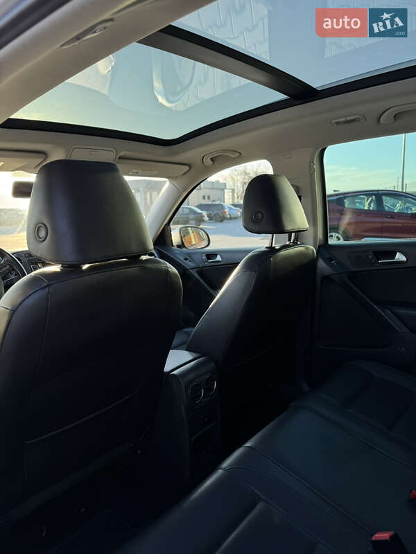 Внедорожник / Кроссовер Volkswagen Tiguan 2012 в Львове
