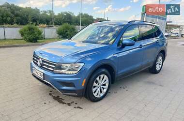Внедорожник / Кроссовер Volkswagen Tiguan 2017 в Ивано-Франковске