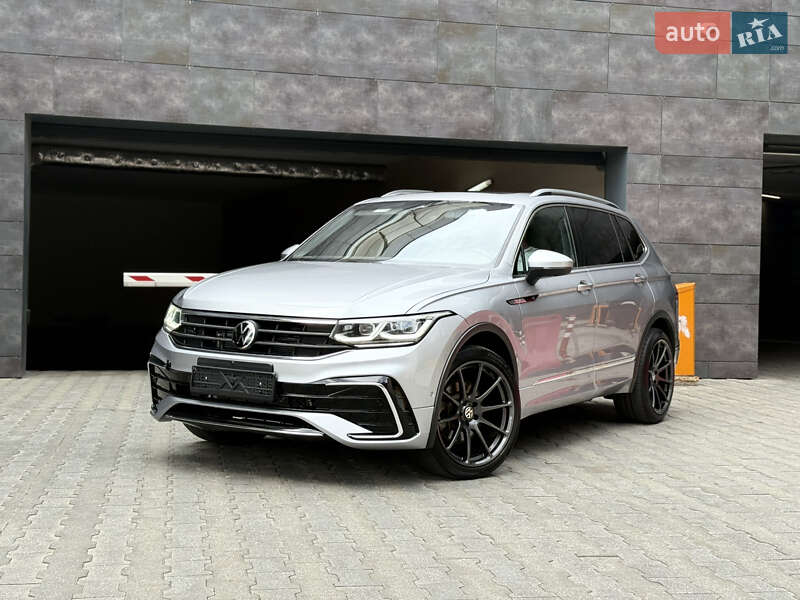 Позашляховик / Кросовер Volkswagen Tiguan 2021 в Києві