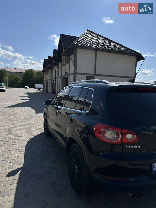 Внедорожник / Кроссовер Volkswagen Tiguan 2009 в Тернополе