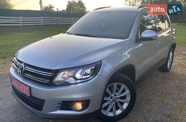 Внедорожник / Кроссовер Volkswagen Tiguan 2017 в 