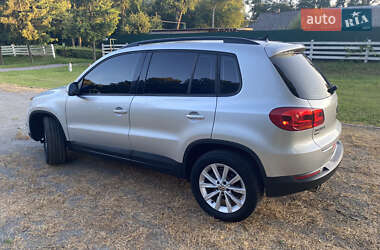 Внедорожник / Кроссовер Volkswagen Tiguan 2017 в 