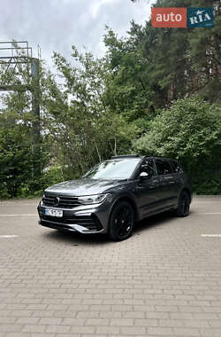 Внедорожник / Кроссовер Volkswagen Tiguan 2022 в Львове