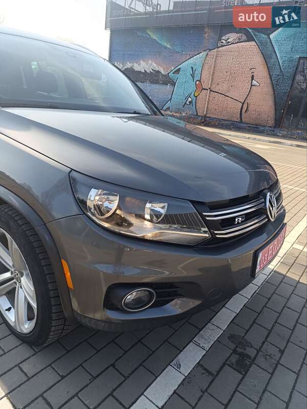 Внедорожник / Кроссовер Volkswagen Tiguan 2016 в Луцке