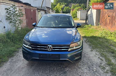 Внедорожник / Кроссовер Volkswagen Tiguan 2018 в Харькове
