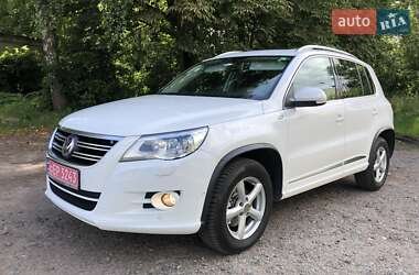 Внедорожник / Кроссовер Volkswagen Tiguan 2011 в Житомире