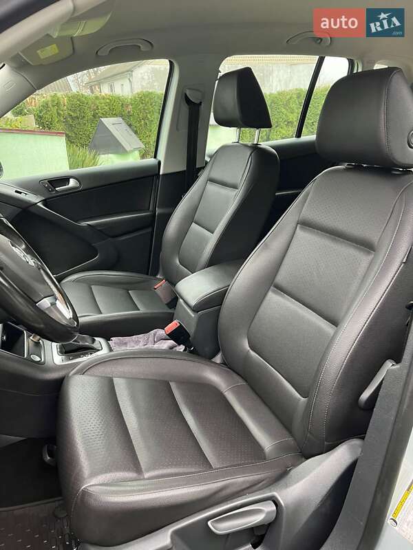 Внедорожник / Кроссовер Volkswagen Tiguan 2016 в Комарному